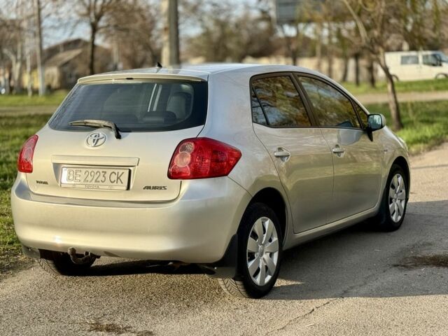 Серый Тойота Аурис, объемом двигателя 1.6 л и пробегом 265 тыс. км за 5800 $, фото 4 на Automoto.ua