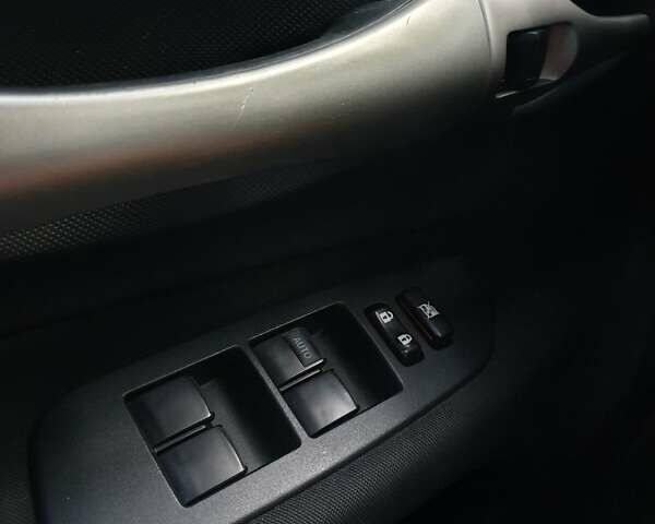 Серый Тойота Аурис, объемом двигателя 1.4 л и пробегом 223 тыс. км за 6700 $, фото 8 на Automoto.ua