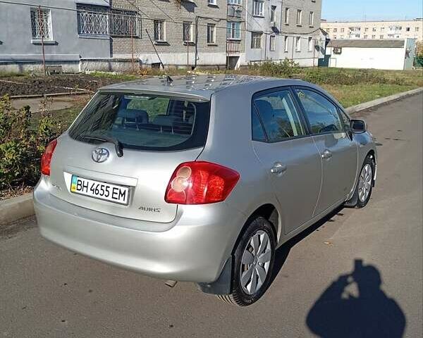 Серый Тойота Аурис, объемом двигателя 1.6 л и пробегом 135 тыс. км за 6000 $, фото 3 на Automoto.ua