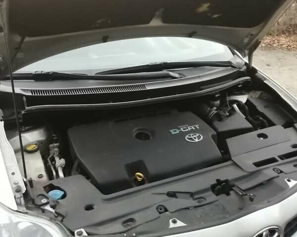 Серый Тойота Аурис, объемом двигателя 2.23 л и пробегом 213 тыс. км за 6200 $, фото 8 на Automoto.ua