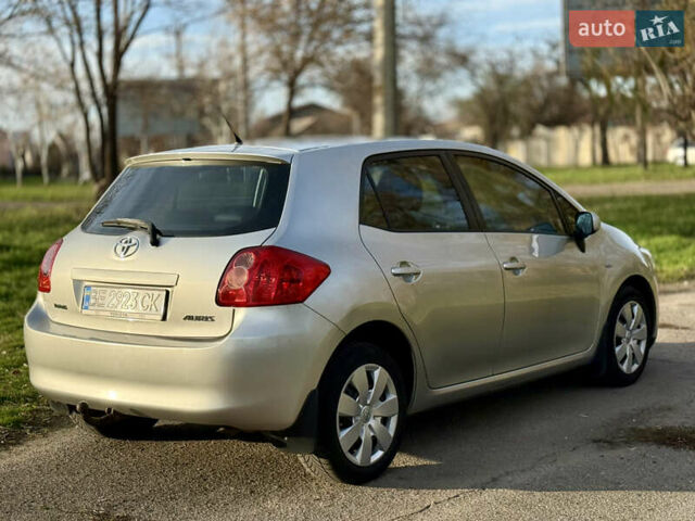 Серый Тойота Аурис, объемом двигателя 1.6 л и пробегом 265 тыс. км за 5800 $, фото 4 на Automoto.ua