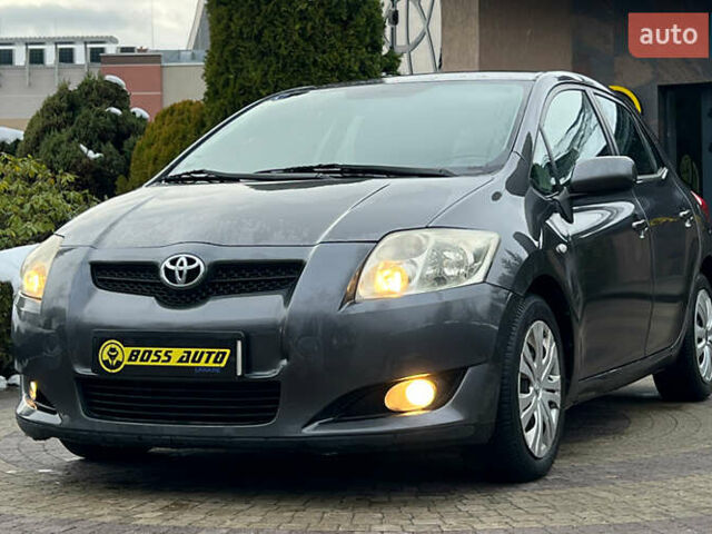 Серый Тойота Аурис, объемом двигателя 1.36 л и пробегом 264 тыс. км за 6999 $, фото 2 на Automoto.ua