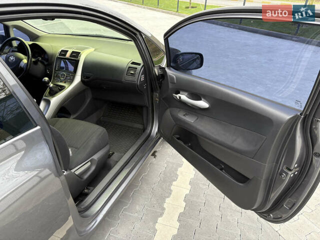 Сірий Тойота Ауріс, об'ємом двигуна 2 л та пробігом 267 тис. км за 5500 $, фото 27 на Automoto.ua