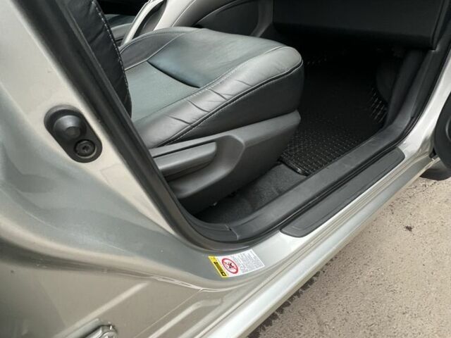 Серый Тойота Аурис, объемом двигателя 1.6 л и пробегом 266 тыс. км за 5500 $, фото 7 на Automoto.ua