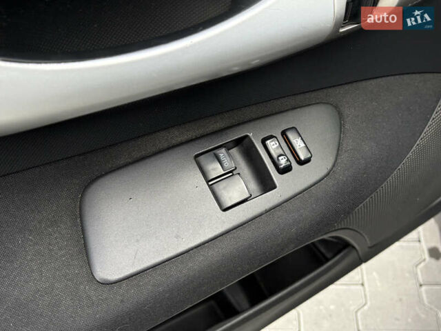 Сірий Тойота Ауріс, об'ємом двигуна 2 л та пробігом 267 тис. км за 5500 $, фото 17 на Automoto.ua