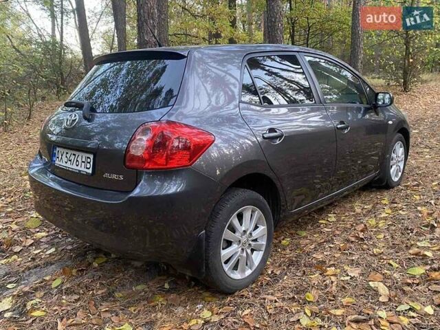 Серый Тойота Аурис, объемом двигателя 1.6 л и пробегом 226 тыс. км за 6500 $, фото 3 на Automoto.ua