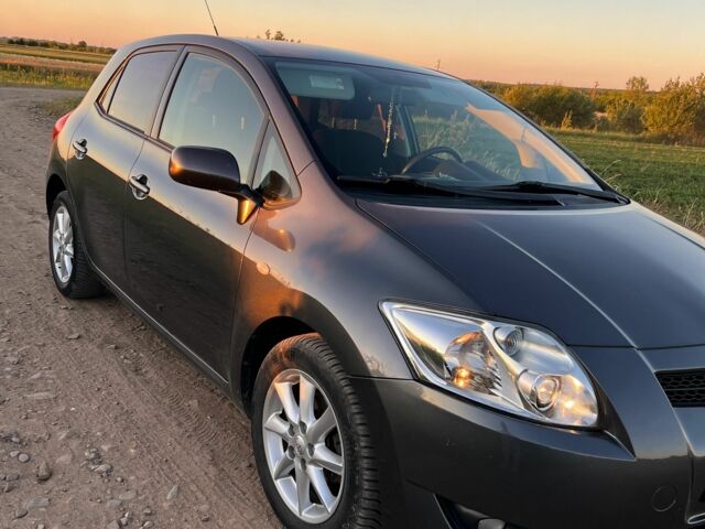 Сірий Тойота Ауріс, об'ємом двигуна 1.6 л та пробігом 257 тис. км за 6500 $, фото 1 на Automoto.ua