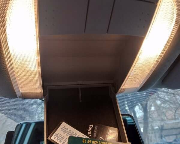 Серый Тойота Аурис, объемом двигателя 2 л и пробегом 234 тыс. км за 5000 $, фото 30 на Automoto.ua