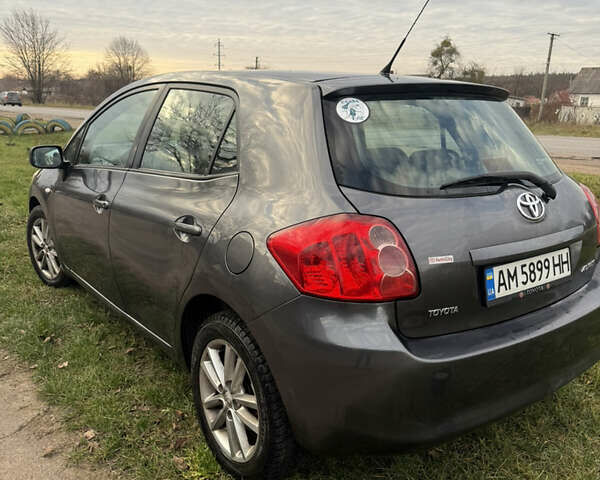 Серый Тойота Аурис, объемом двигателя 1.6 л и пробегом 250 тыс. км за 6200 $, фото 4 на Automoto.ua