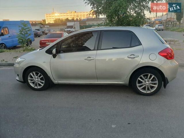 Серый Тойота Аурис, объемом двигателя 1.4 л и пробегом 223 тыс. км за 6700 $, фото 5 на Automoto.ua