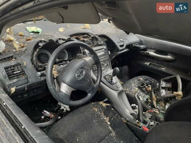 Сірий Тойота Ауріс, об'ємом двигуна 1.4 л та пробігом 295 тис. км за 1999 $, фото 2 на Automoto.ua