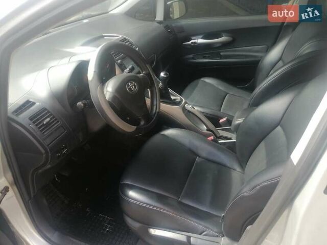 Сірий Тойота Ауріс, об'ємом двигуна 1.6 л та пробігом 180 тис. км за 6200 $, фото 9 на Automoto.ua