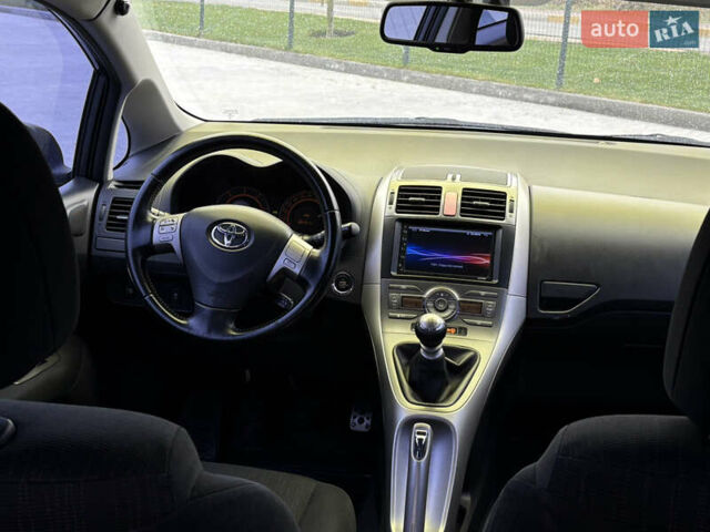 Сірий Тойота Ауріс, об'ємом двигуна 2 л та пробігом 267 тис. км за 5500 $, фото 30 на Automoto.ua
