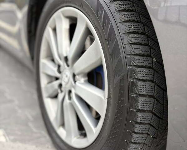 Сірий Тойота Ауріс, об'ємом двигуна 2 л та пробігом 267 тис. км за 5500 $, фото 10 на Automoto.ua