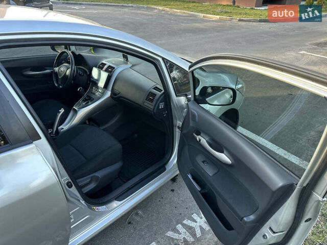 Сірий Тойота Ауріс, об'ємом двигуна 1.6 л та пробігом 155 тис. км за 7300 $, фото 17 на Automoto.ua