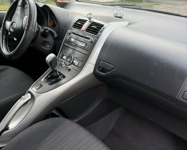 Серый Тойота Аурис, объемом двигателя 1.6 л и пробегом 250 тыс. км за 6200 $, фото 7 на Automoto.ua