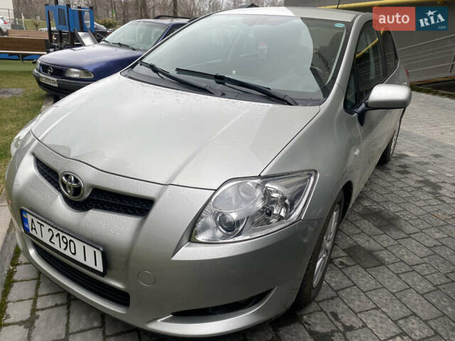 Серый Тойота Аурис, объемом двигателя 1.6 л и пробегом 217 тыс. км за 6500 $, фото 4 на Automoto.ua