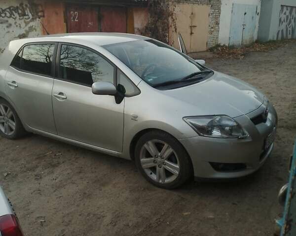 Серый Тойота Аурис, объемом двигателя 2.23 л и пробегом 213 тыс. км за 6200 $, фото 5 на Automoto.ua