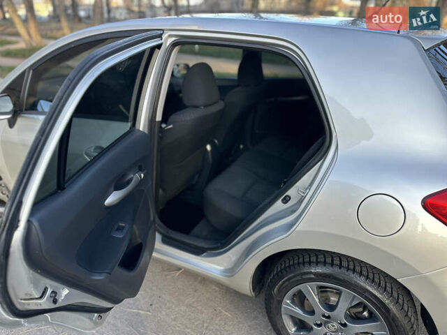 Сірий Тойота Ауріс, об'ємом двигуна 1.6 л та пробігом 155 тис. км за 7300 $, фото 20 на Automoto.ua