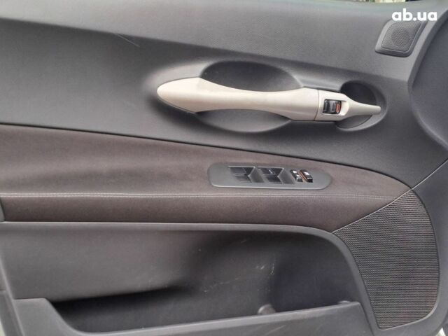 Серый Тойота Аурис, объемом двигателя 2.2 л и пробегом 216 тыс. км за 6690 $, фото 7 на Automoto.ua