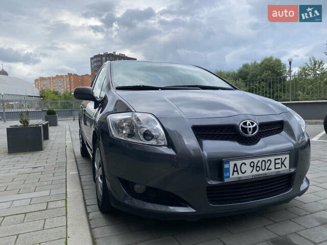Серый Тойота Аурис, объемом двигателя 1.4 л и пробегом 274 тыс. км за 6500 $, фото 1 на Automoto.ua
