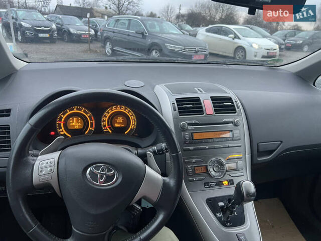 Серый Тойота Аурис, объемом двигателя 1.6 л и пробегом 160 тыс. км за 6800 $, фото 8 на Automoto.ua