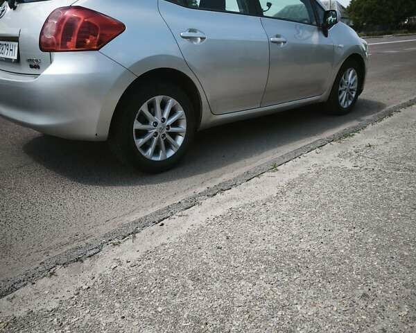 Тойота Аурис 2007 в Кропивницком (Кировограде) на Automoto.ua Серый Тойота Аурис, объемом двигателя 2 л и пробегом 300 тыс. км за 5800 $, фото 2 на Automoto.ua