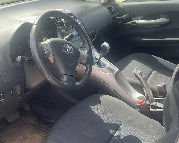 Сірий Тойота Ауріс, об'ємом двигуна 1.6 л та пробігом 170 тис. км за 6500 $, фото 4 на Automoto.ua