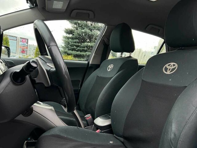 Сірий Тойота Ауріс, об'ємом двигуна 1.4 л та пробігом 264 тис. км за 6999 $, фото 8 на Automoto.ua