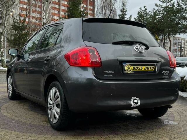 Сірий Тойота Ауріс, об'ємом двигуна 1.4 л та пробігом 264 тис. км за 6999 $, фото 4 на Automoto.ua