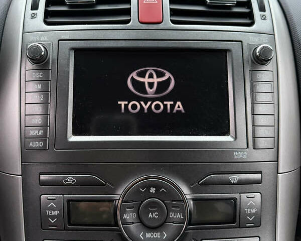 Сірий Тойота Ауріс, об'ємом двигуна 2 л та пробігом 219 тис. км за 6999 $, фото 10 на Automoto.ua