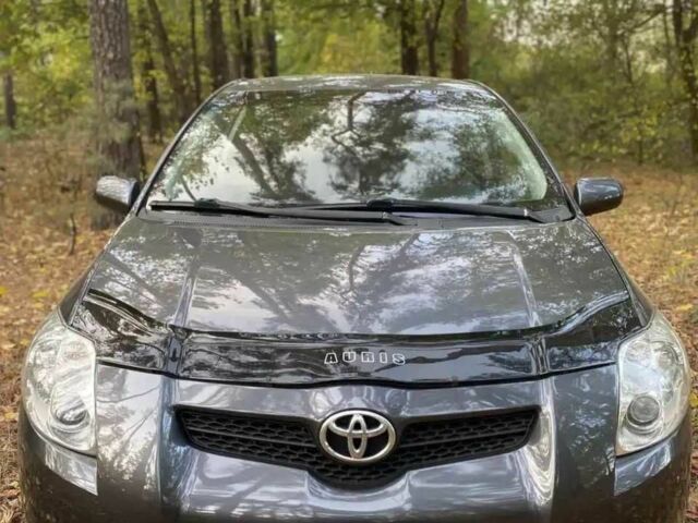 Серый Тойота Аурис, объемом двигателя 1.6 л и пробегом 226 тыс. км за 6500 $, фото 1 на Automoto.ua