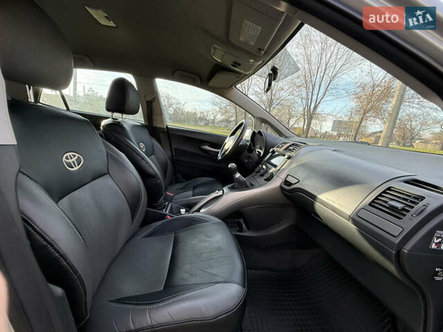 Серый Тойота Аурис, объемом двигателя 1.6 л и пробегом 265 тыс. км за 5800 $, фото 11 на Automoto.ua