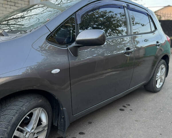 Сірий Тойота Ауріс, об'ємом двигуна 1.6 л та пробігом 184 тис. км за 6300 $, фото 4 на Automoto.ua
