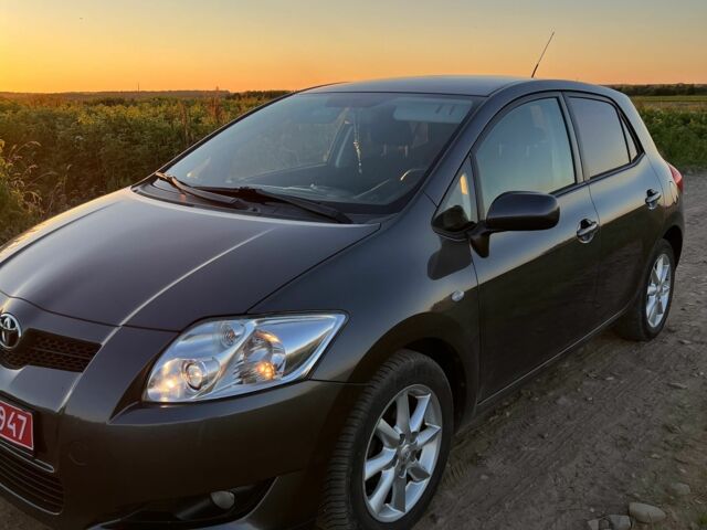 Сірий Тойота Ауріс, об'ємом двигуна 1.6 л та пробігом 257 тис. км за 6500 $, фото 2 на Automoto.ua