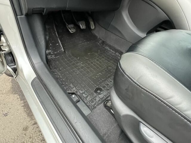 Серый Тойота Аурис, объемом двигателя 1.6 л и пробегом 266 тыс. км за 5500 $, фото 9 на Automoto.ua