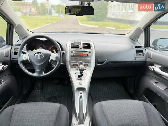 Серый Тойота Аурис, объемом двигателя 1.6 л и пробегом 177 тыс. км за 6600 $, фото 31 на Automoto.ua