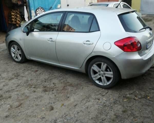 Серый Тойота Аурис, объемом двигателя 2.23 л и пробегом 213 тыс. км за 6200 $, фото 3 на Automoto.ua