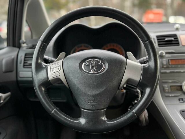 Сірий Тойота Ауріс, об'ємом двигуна 1.4 л та пробігом 264 тис. км за 6999 $, фото 9 на Automoto.ua