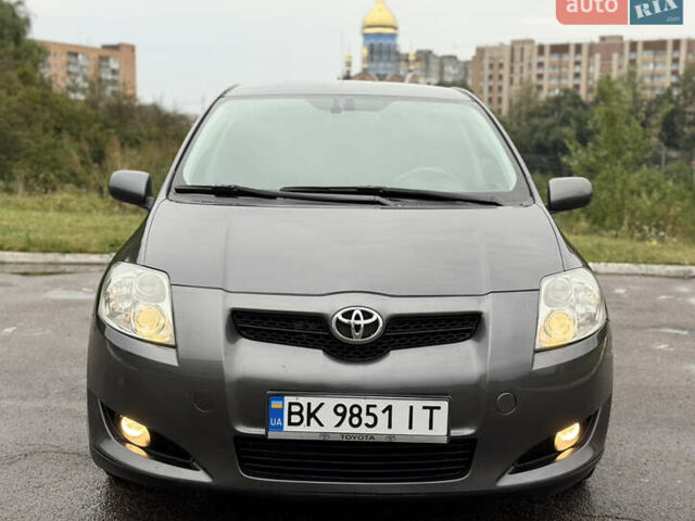 Серый Тойота Аурис, объемом двигателя 1.6 л и пробегом 177 тыс. км за 6600 $, фото 6 на Automoto.ua