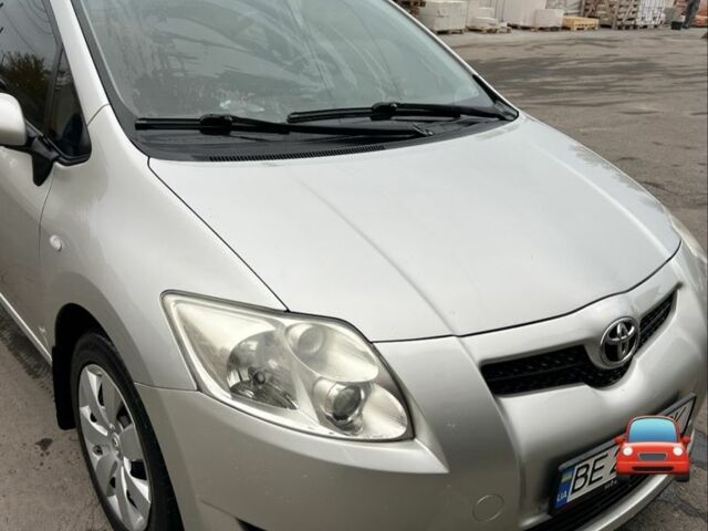 Серый Тойота Аурис, объемом двигателя 1.6 л и пробегом 266 тыс. км за 5500 $, фото 1 на Automoto.ua