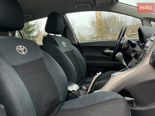 Серый Тойота Аурис, объемом двигателя 1.36 л и пробегом 264 тыс. км за 6999 $, фото 15 на Automoto.ua