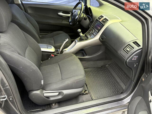 Сірий Тойота Ауріс, об'ємом двигуна 2 л та пробігом 267 тис. км за 5500 $, фото 28 на Automoto.ua
