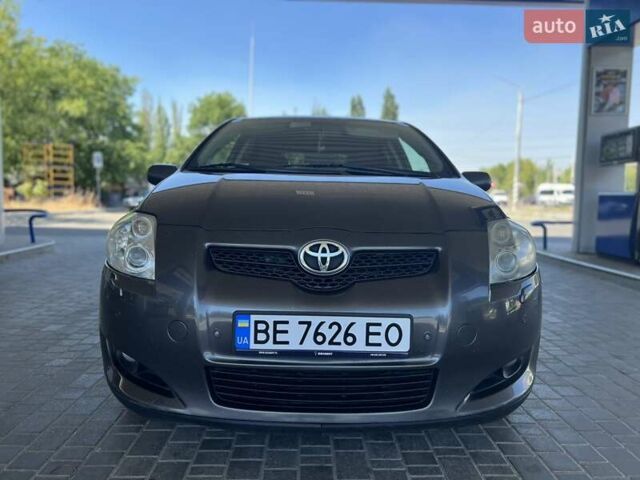 Серый Тойота Аурис, объемом двигателя 2.23 л и пробегом 266 тыс. км за 7100 $, фото 2 на Automoto.ua