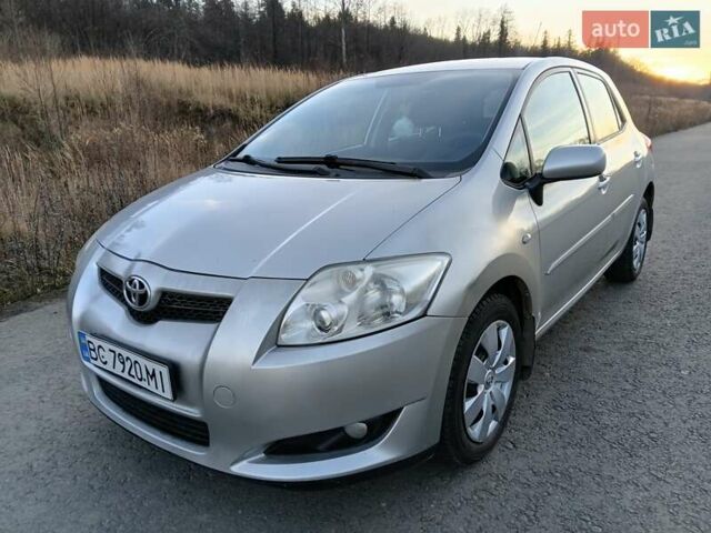 Серый Тойота Аурис, объемом двигателя 1.6 л и пробегом 158 тыс. км за 5700 $, фото 1 на Automoto.ua