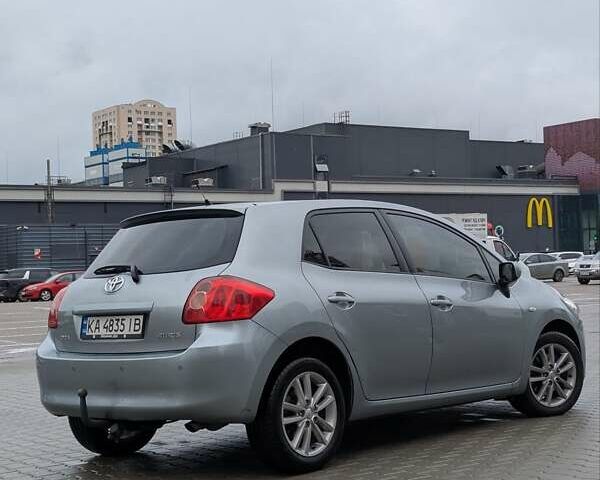 Серый Тойота Аурис, объемом двигателя 2 л и пробегом 250 тыс. км за 6900 $, фото 7 на Automoto.ua