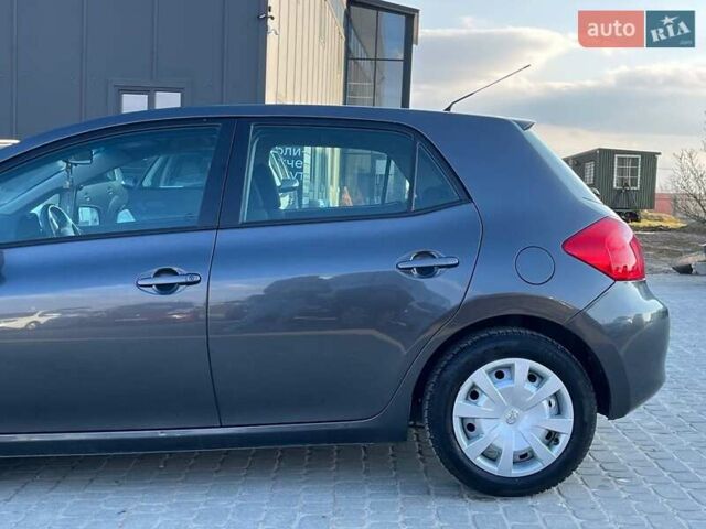 Серый Тойота Аурис, объемом двигателя 2 л и пробегом 176 тыс. км за 6500 $, фото 2 на Automoto.ua