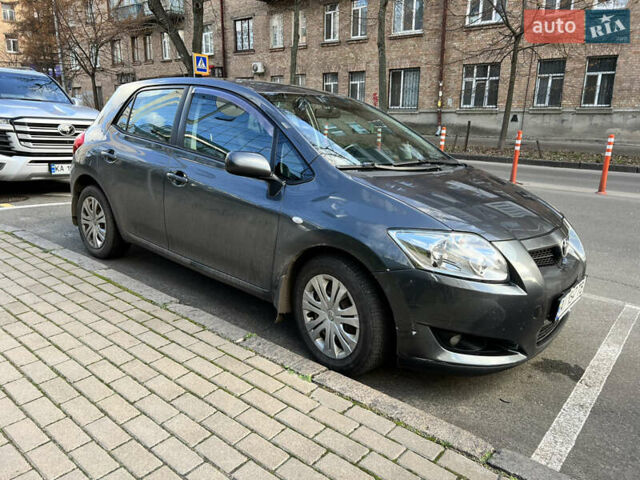 Сірий Тойота Ауріс, об'ємом двигуна 1.6 л та пробігом 215 тис. км за 5950 $, фото 1 на Automoto.ua