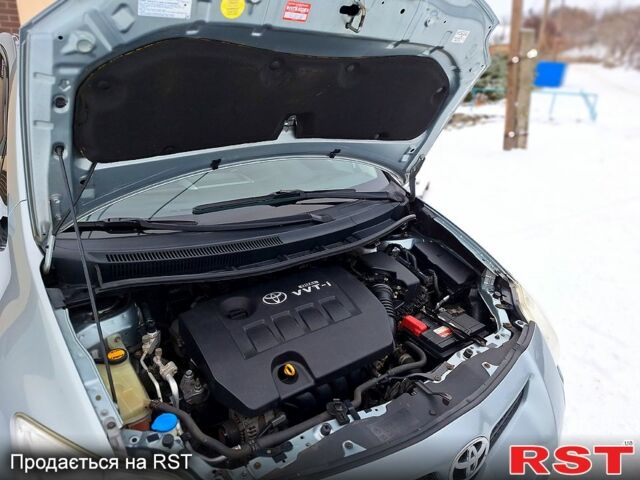 Серый Тойота Аурис, объемом двигателя 1.6 л и пробегом 175 тыс. км за 7200 $, фото 13 на Automoto.ua