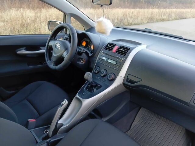 Серый Тойота Аурис, объемом двигателя 1.6 л и пробегом 158 тыс. км за 5700 $, фото 12 на Automoto.ua